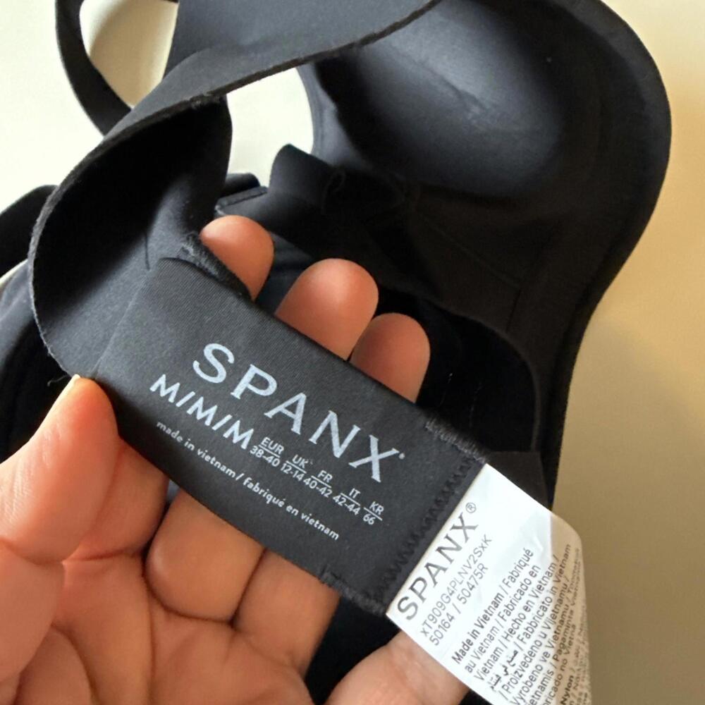 SPANX Black Crisscross Back FlexFeel Sports Bra - Picture 5 of 5